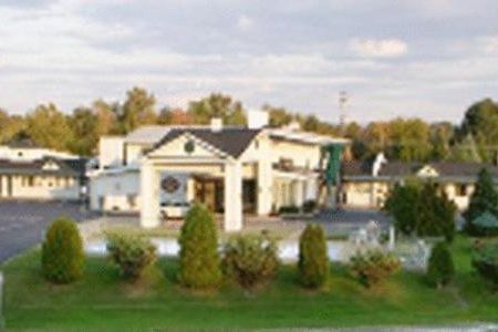 Colonie Inn And Suites Лейтъм Екстериор снимка
