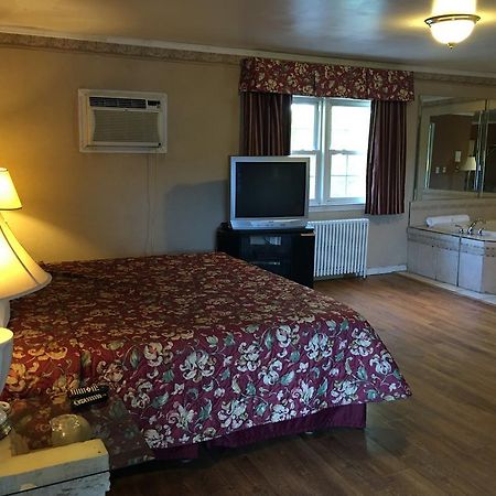 Colonie Inn And Suites Лейтъм Екстериор снимка